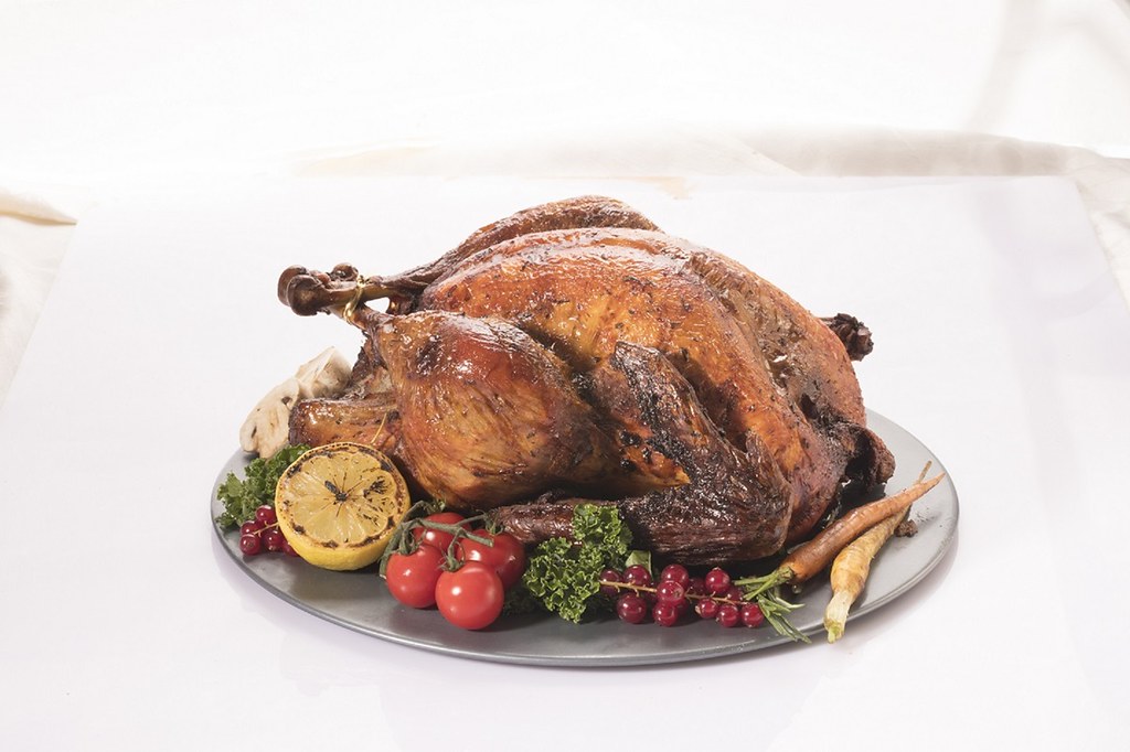 Traditional Roasted Whole Turkey (1200 x 799)